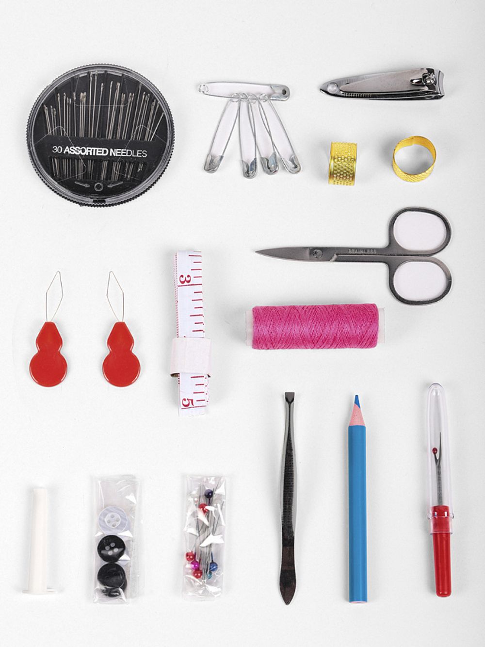 Швейный набор: набор ниток и иголок в пенале, 87 предметов