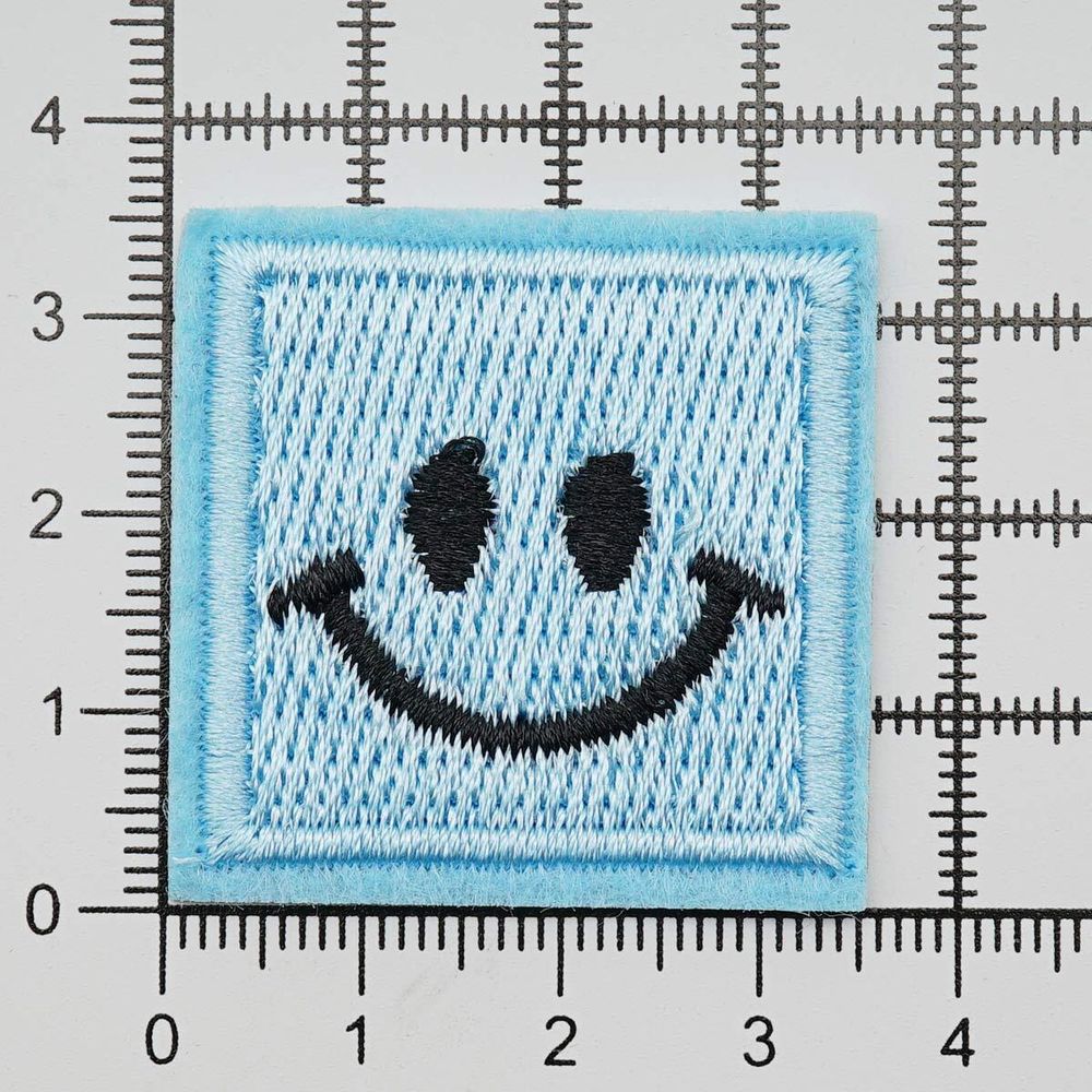 Термоаппликация Кубик с улыбкой 35х35мм (Blue (синий)), 2 шт, LA527