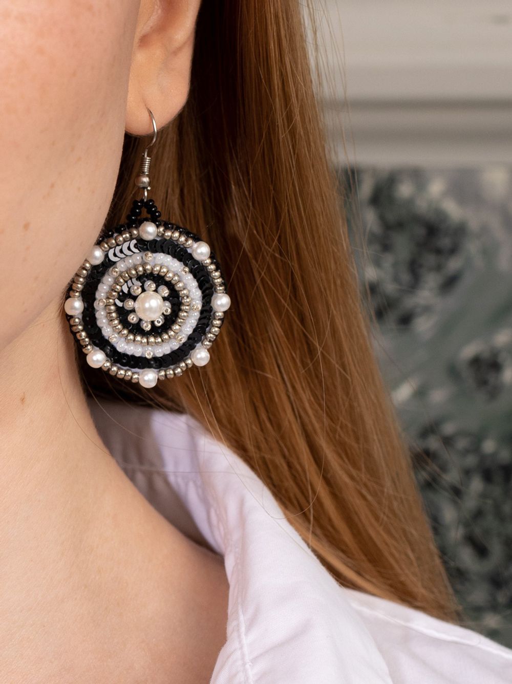 Набор для вышивания бисером Klart, серьги круглые Черно-белый орнамент, 3,5х4 см