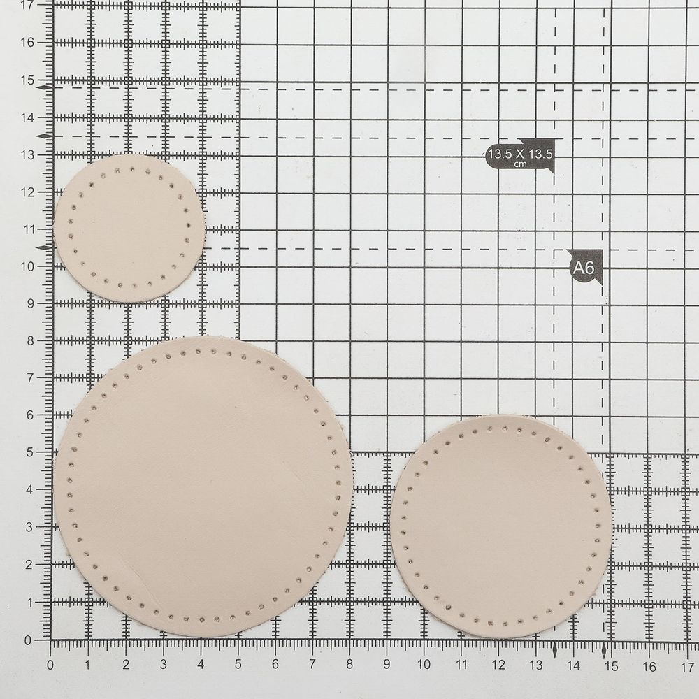 Набор заплаток пришивных из кожи, круг ⌀4см, 6см и 8см, с перфорацией, 3 шт, 100% кожа (06 бежевый), 9401
