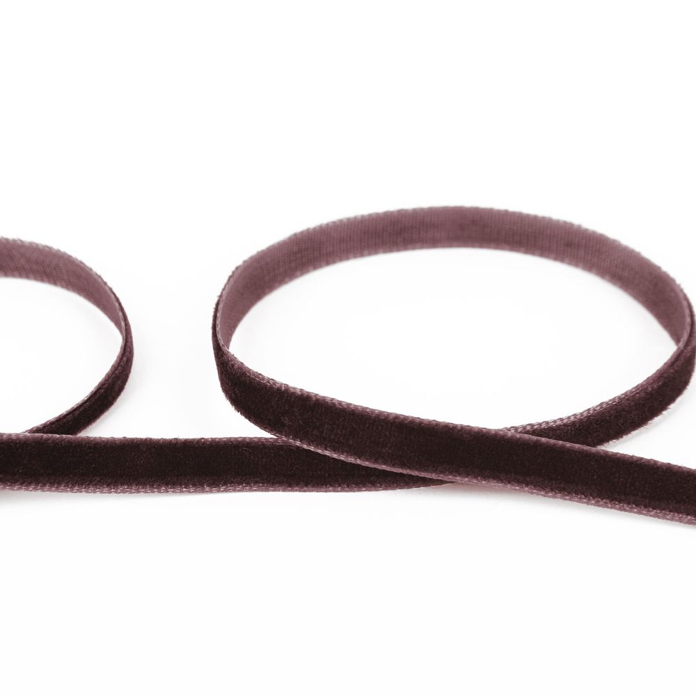 Лента бархатная (тесьма) 12.0 мм / 16.5±1 метра, 100 т.коричневый, Blitz VR-12