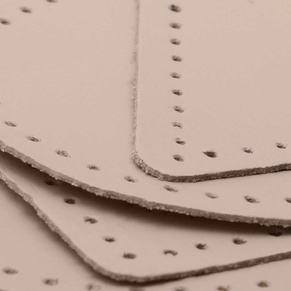 Набор заплаток пришивных из кожи, круг, квадрат, треугольник, овал 6см, с перфорацией, 4 шт (06 бежевый), 9723