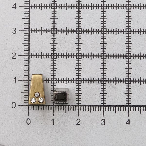 Наконечник для шнура металл со стразами, 4 цвета, 8 шт, 11х6,5 мм, 4-х гран, d=2,5/4 мм