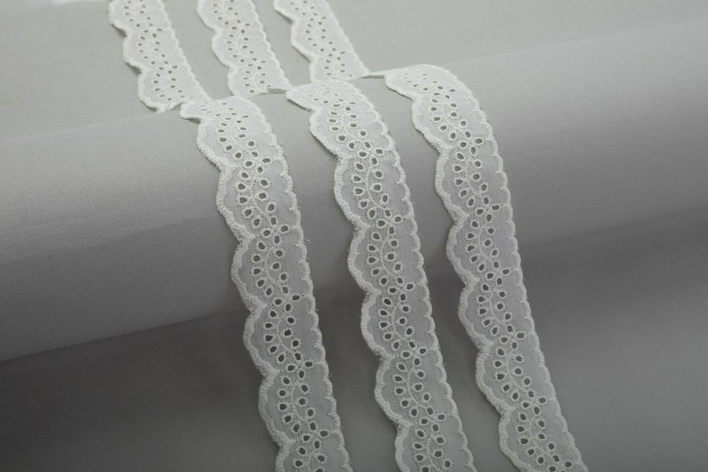 Кружево шитьё 28 мм / 10 м, кремовый, Gamma GYEM-2801