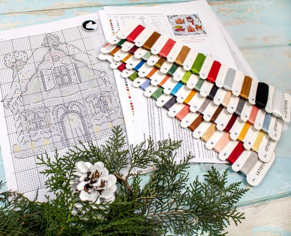 Набор для вышивания нитками LetiStitch, Набор новогодних игрушек, 16х16 см