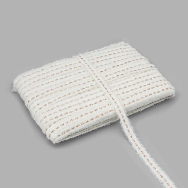 Тесьма отделочная твидовая 20 мм / 82.29 метра, пушистая с люрексом, белый, 3Al287