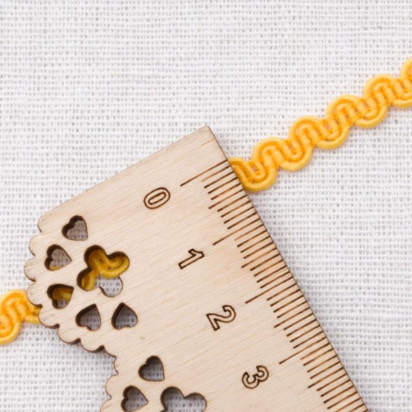 Тесьма декоративная вязаная 7мм, 10 метров, С1430Г7 желтый