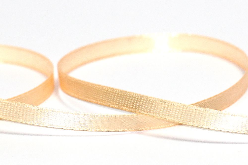 Лента атласная 1-сторонняя 6.0 мм / 33±2 метра, 071 св.кремовый, Gamma