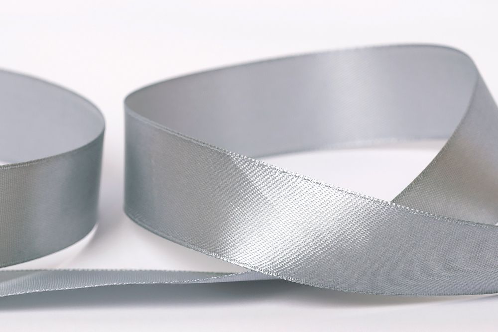 Лента атласная 1-сторонняя 25.0 мм / 33±2 метра, 003 св.серый, Gamma