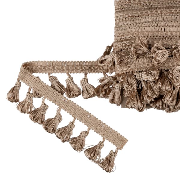 Бахрома отделочная 45.0 мм / 10 метров, с кистями, 195 т.кремовый, Gamma 555