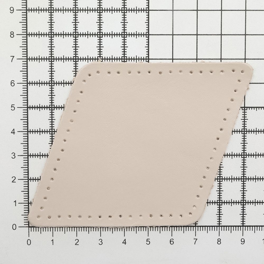 Заплатки пришивные из кожи, ромб 8х11,2см с перфорацией, 2 шт, 100% кожа, 06 бежевый, 9125