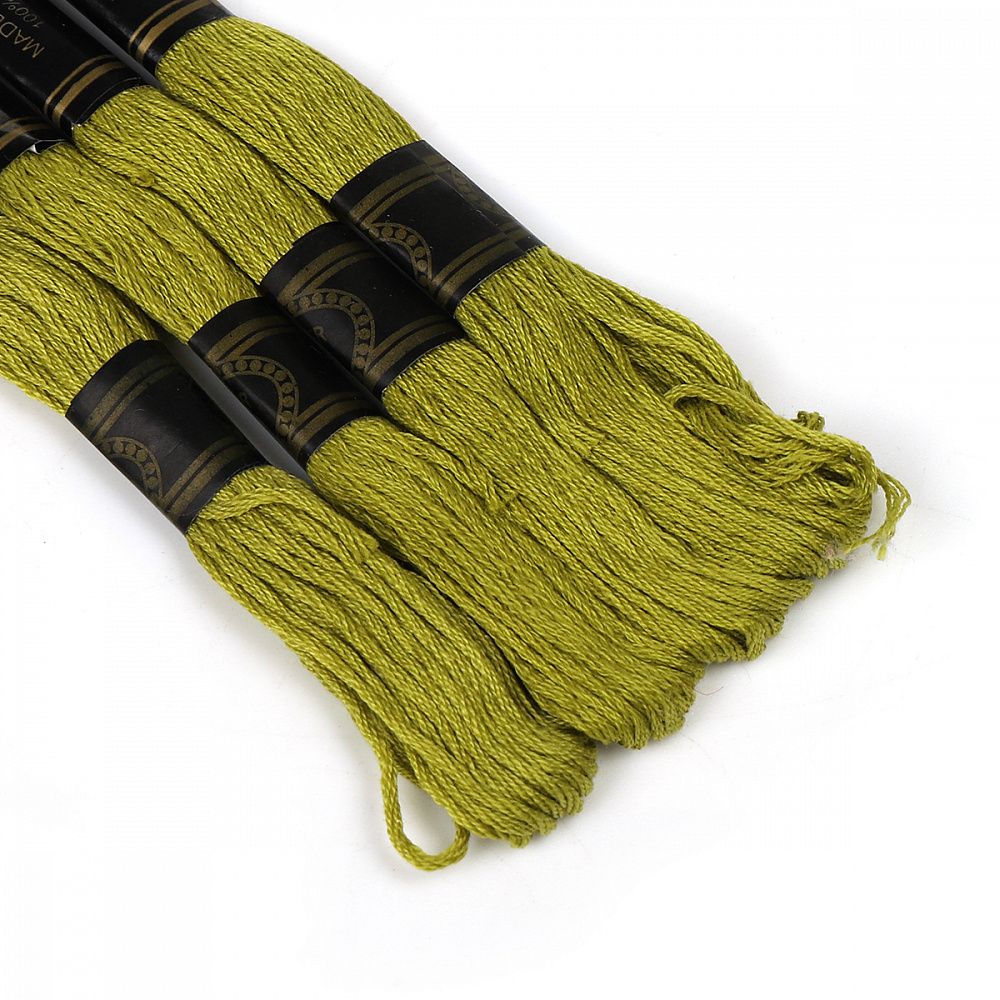 Мулине Ideal, цв.818 гр.зеленый, 24 мотка по 8 метров