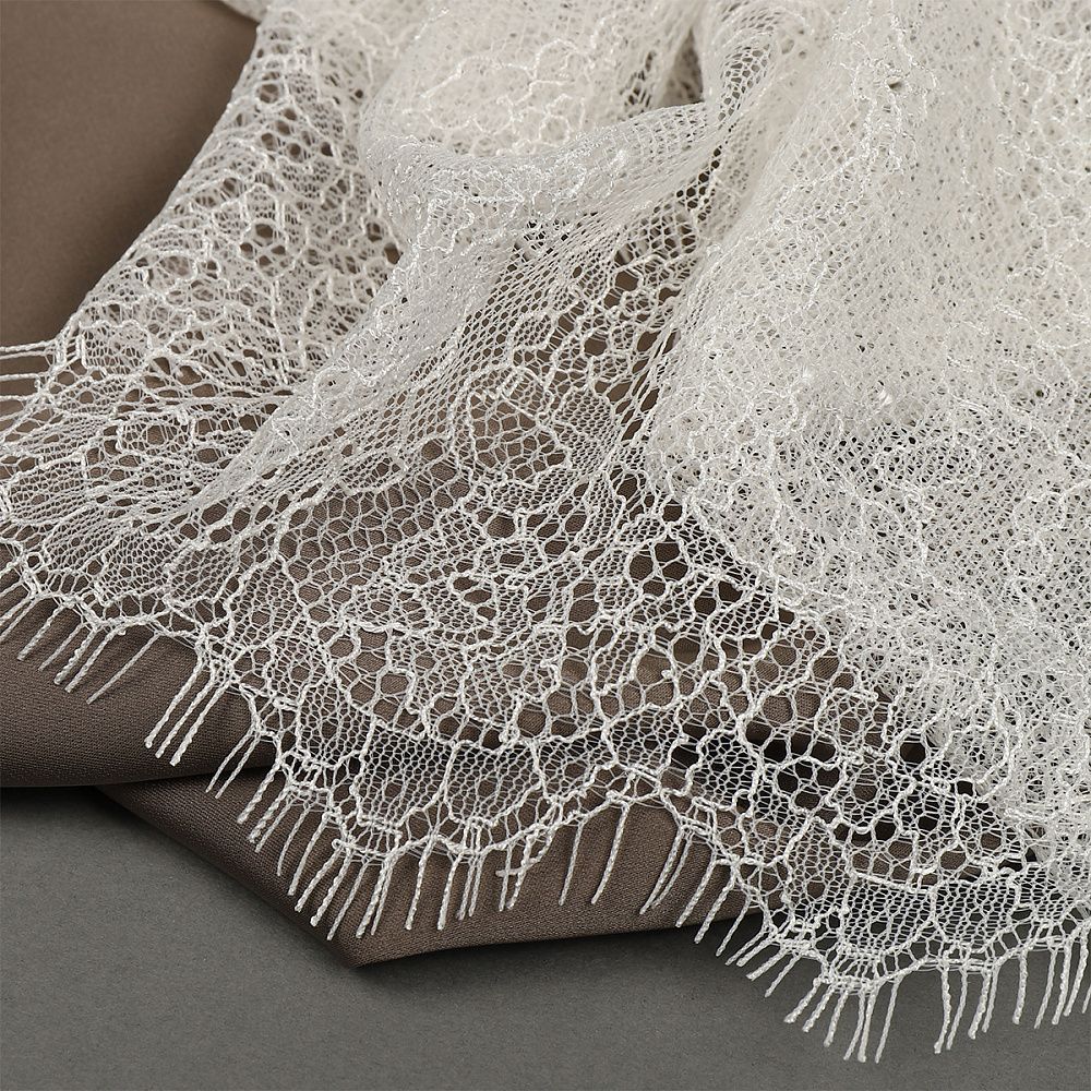 Кружево шантильи (реснички) диз. A88 шир.170мм цв.F102 молочный, 3 метра, Kruzhevo