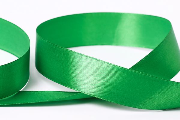 Лента атласная 1-сторонняя 25.0 мм / 33±2 метра, №134 зеленый, в термоплёнке, Gamma