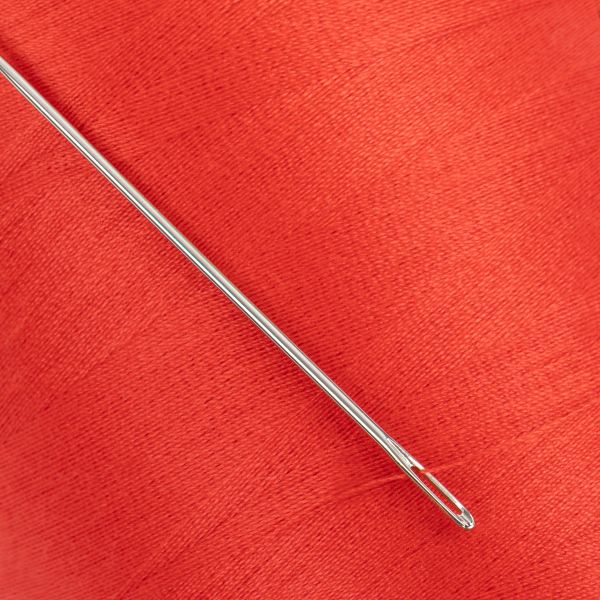 Нитки универсальные Gamma 50/2, 4570 м (5000 ярд) / 1 кат., 111 красный