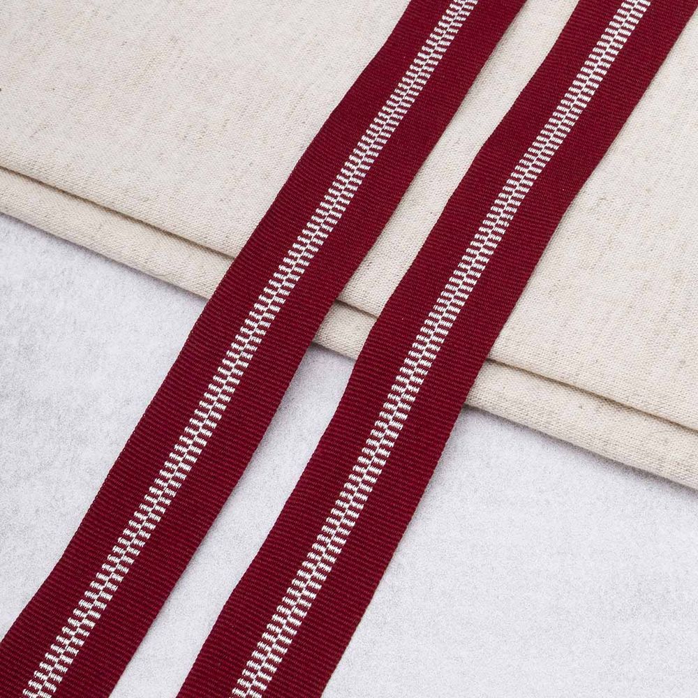 Тесьма отделочная 25 мм / 50 метров, 97%п/э, 3% метанит, бордовый с серебром, Р.90292