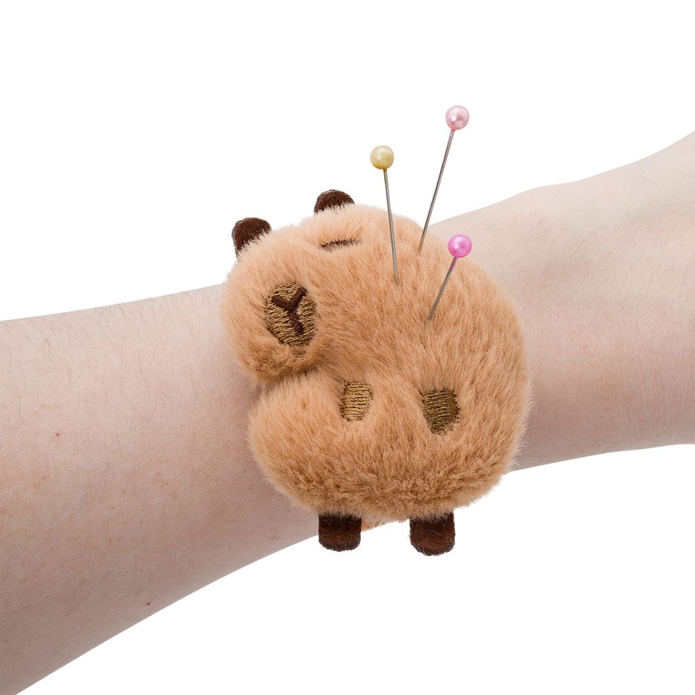 Браслет игольница капибара 24 см