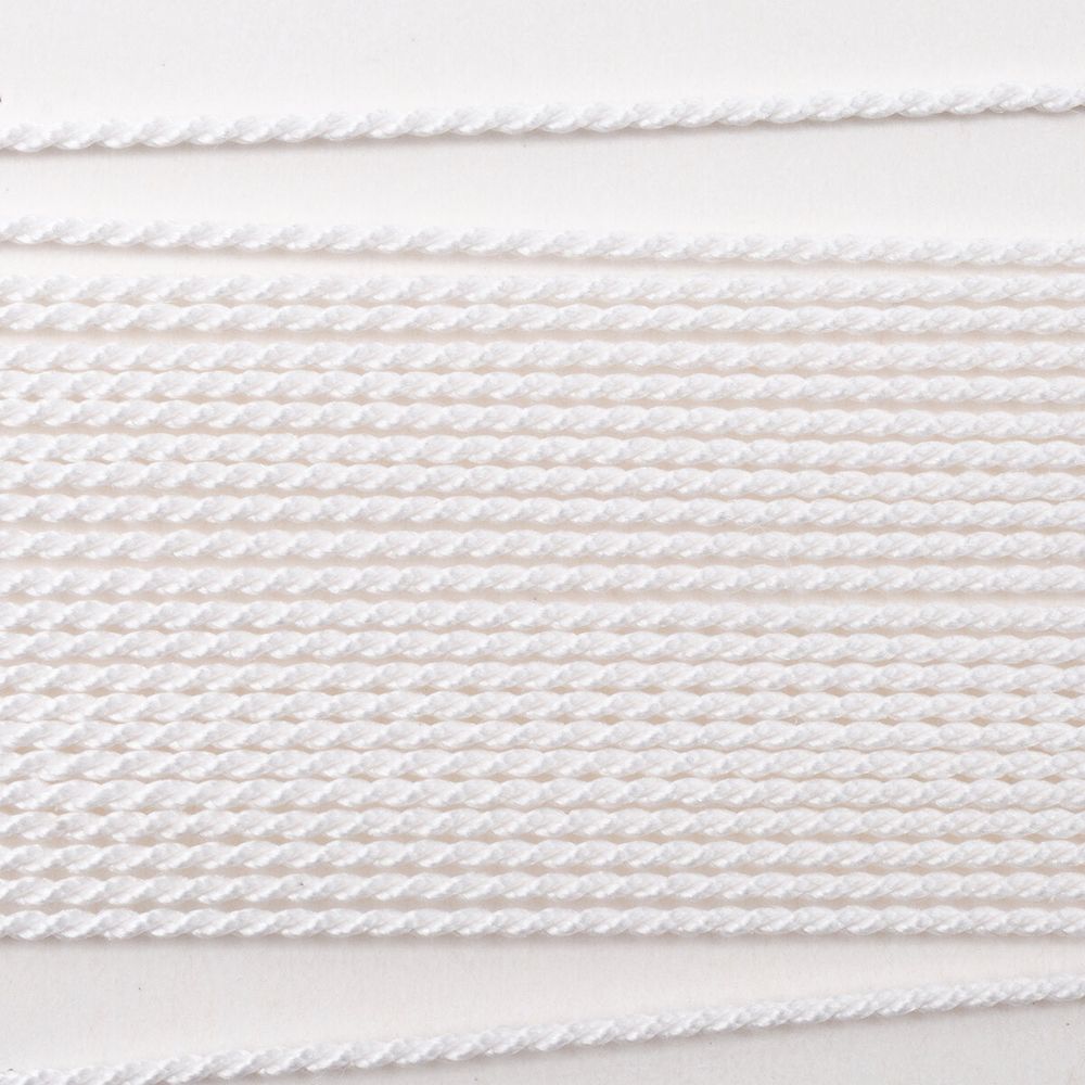 Шнур шелковый ⌀0.6 мм / 2 метра, с иглой, Астра, белый