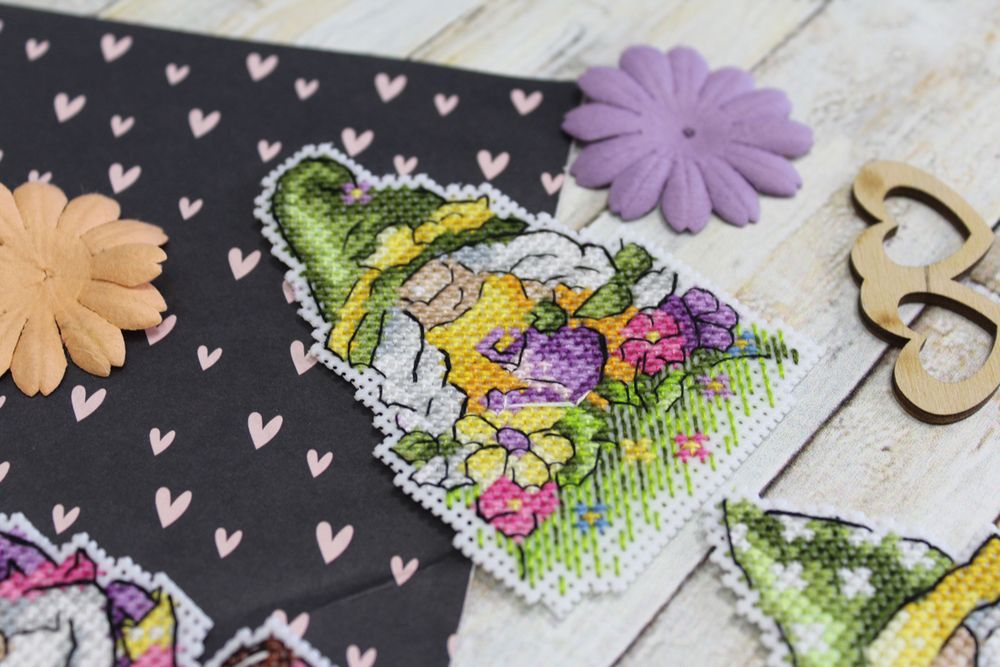 Набор для вышивания нитками МП Студия (Жар-птица), Садовые гномики Магниты, 7х9 см