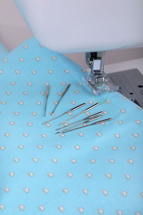 Иглы для швейных машин базовые универсальные 130/705 H, №70-100, 10 игл, Gamma NU-10 №70-100