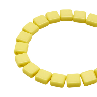 Бусины пластик 6х6х3 мм, 50 г, с двойным отверстием, плоский квадрат, 8 бледно-желтый, Astra&Craft 7429