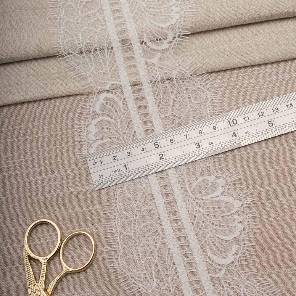 Кружево шантильи (реснички) на сетке 105 мм / 30 метров, белый, 3AR1277