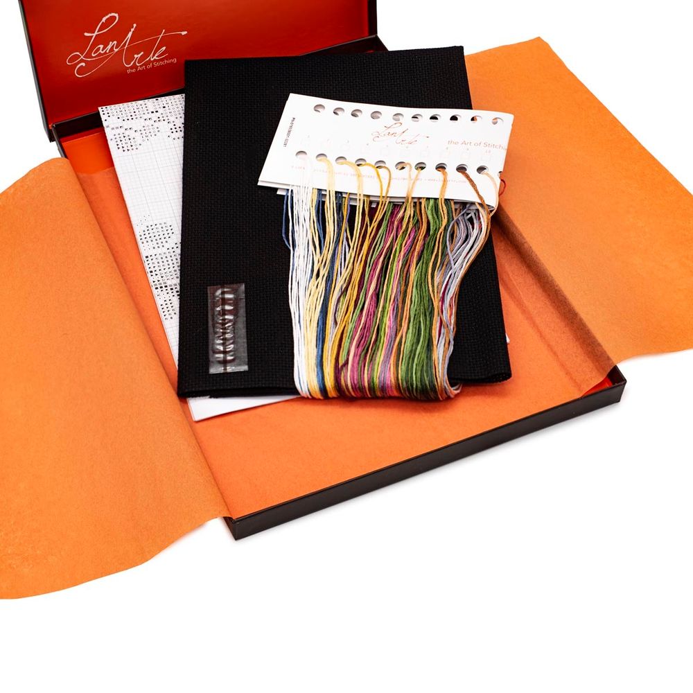 Набор для вышивания нитками Lanarte, Букет 31х36 см