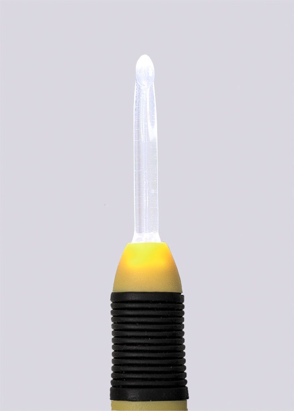 Крючок для вязания с подсветкой пластик ⌀5.0 мм, 15.6 см, желтый, Gamma CH-LD