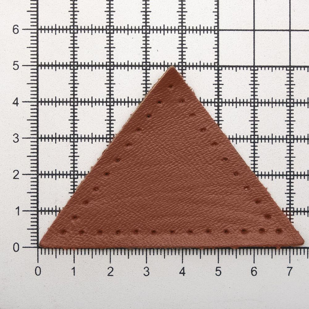 Заплатки пришивные из кожи, треугольник равнобедр., стор. 6см, с перфорацией, 2 шт, 100% кожа, 02 светло-коричневый, 9902