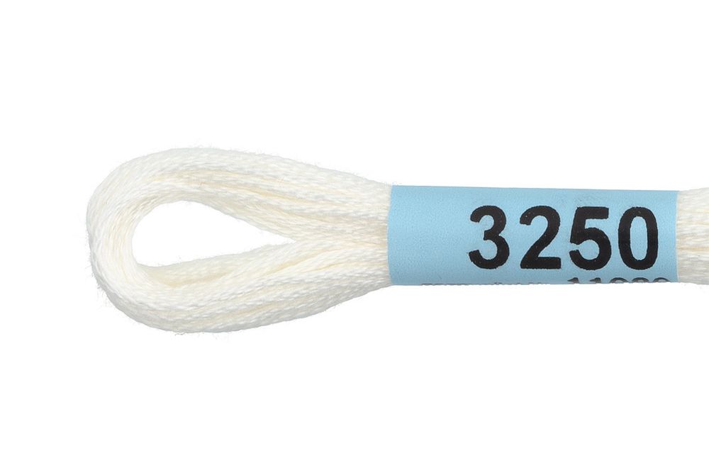 Мулине Gamma 100% хлопок, цв.3250 молочный, 24 мотка по 8 метров