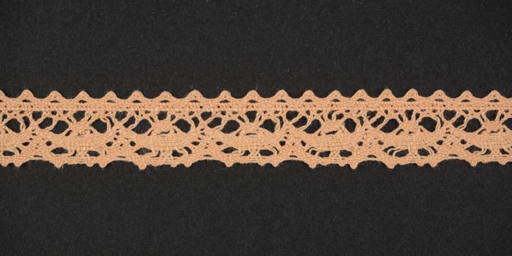 Кружево вязаное (тесьма) 16 мм цв. персиковый, AF-093-021, Alfa, 25 м Кружево вязаное (тесьма) 16 мм цв. персиковый, AF-093-021, Alfa, 25 м