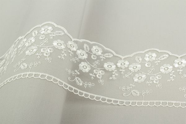 Кружево на сетке 9 мм / 8.8 м, кремовый, Gamma 52727