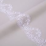 Кружево на сетке 67 мм / 10 м, белый, Gamma GKMB-6702M