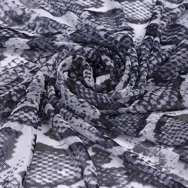 Сетка бельевая эластичная 100 г/м², шир.160 см / 50 метров, принт Питон.SZ025816 цв.белый+черный /SZ025816.19/