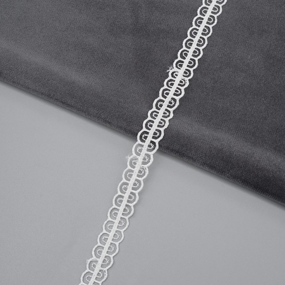 Кружево гипюр (плетёное) 8 мм, / 13.72 метра, белый