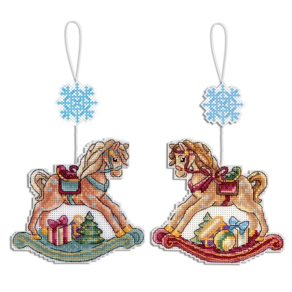 Набор для вышивания нитками МП Студия, на пластиковой канве Лошадка 11х11 см