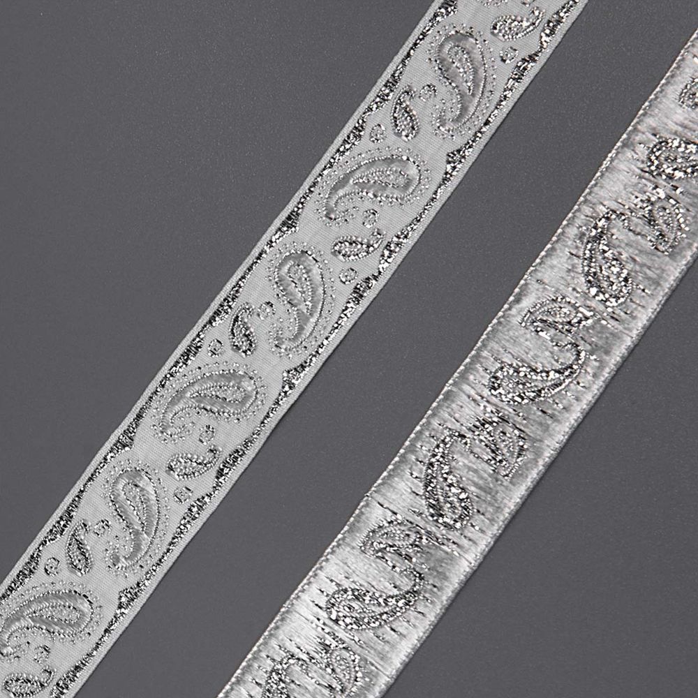 Лента (тесьма) жаккардовая 22.0 мм / 10±0.5 метров, Пейсли, 22807 белый/серебро