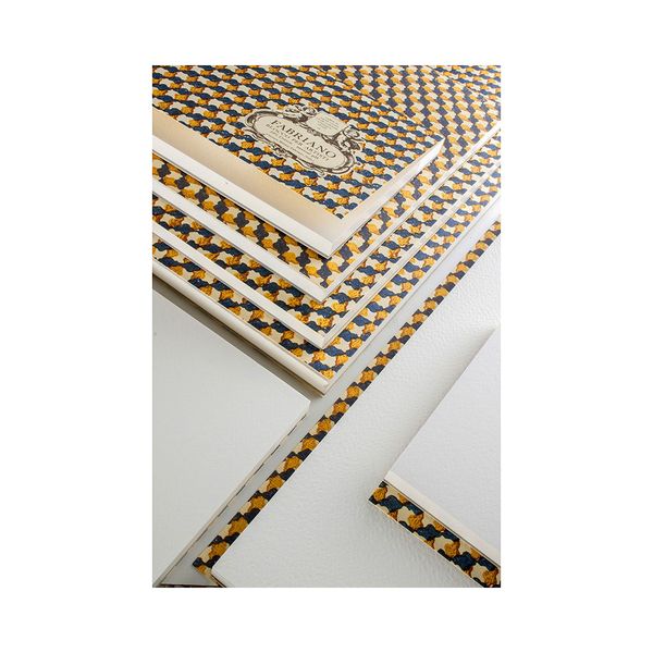 Блок для акварели 300 г/м², A5- 12.5х18 см, склейка с четырех сторон 20 л, Фин 4001318 тисненая, Fabriano 4001318