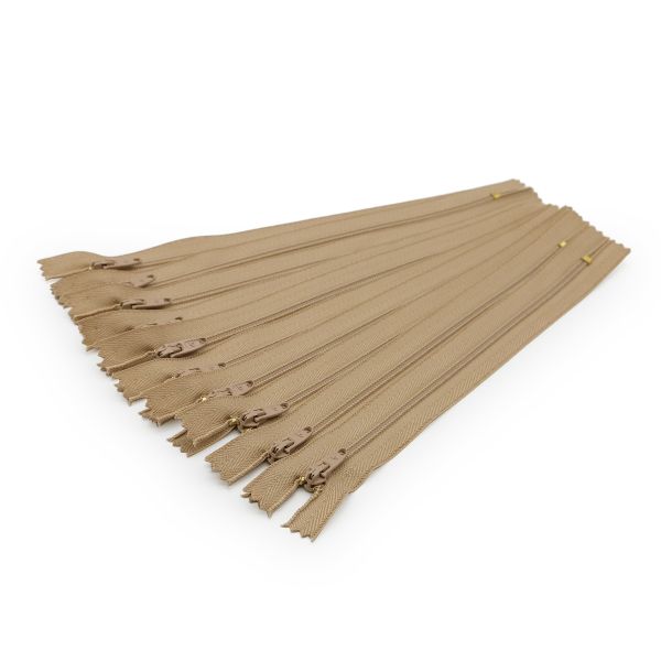 Молния спираль (витая) брючная Arta Т4 (4 мм) 1 зам., н/раз., 20 см, цв. 128 бежевый, уп.10 шт