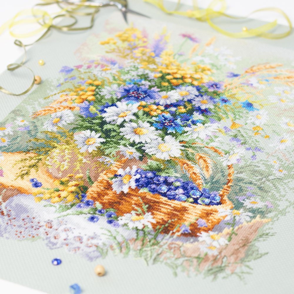 Набор для вышивания нитками Чудесная игла Premium 310-230, Черничное лукошко, 32х40 см