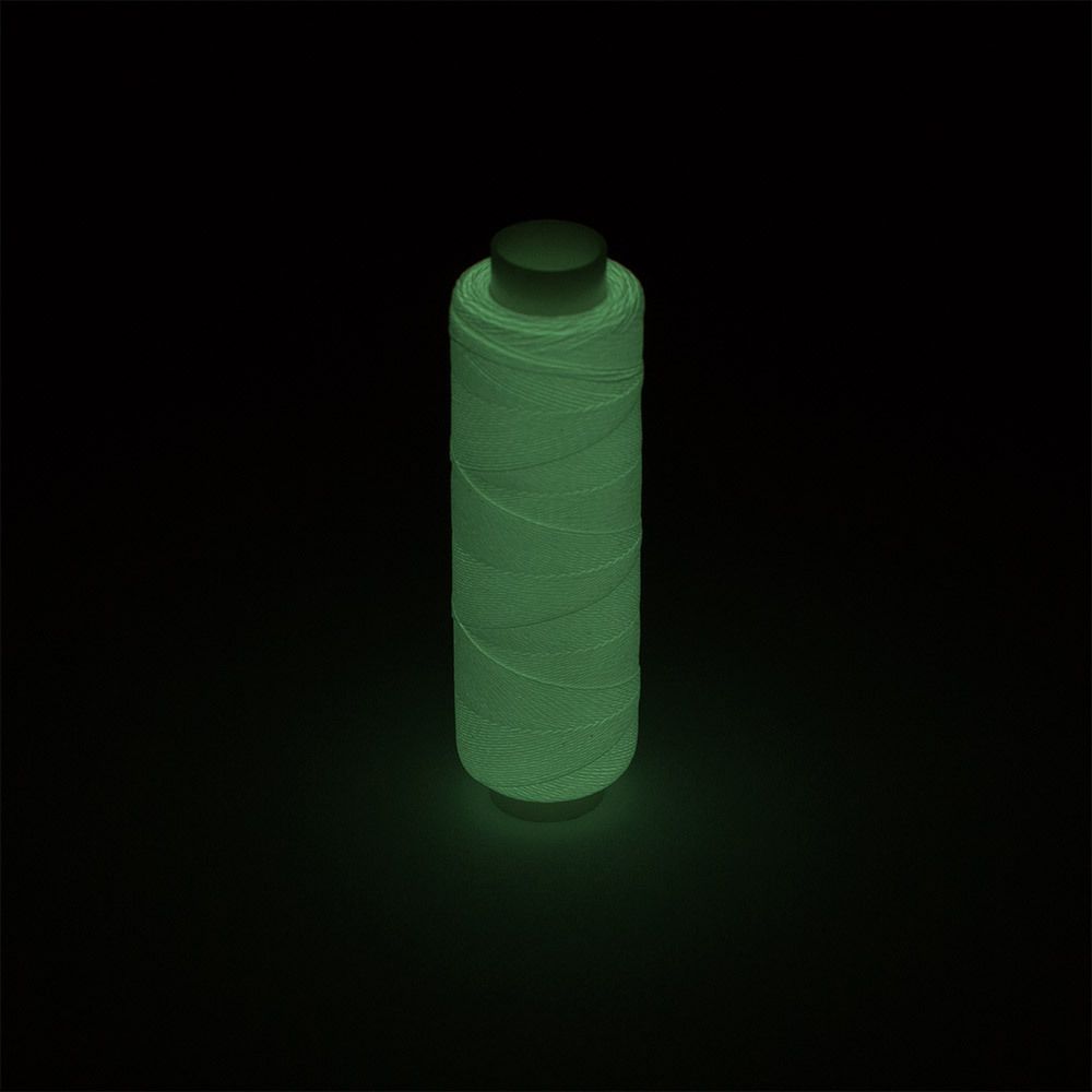 Нитки вышивальные Gamma люминесцентные GDT-150/2, 10х200 я 183 м, 2 гр. белый