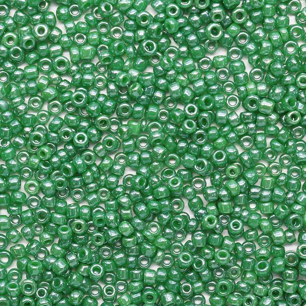 Бисер Astra&Craft 11/0 (2.1 мм), 200 г (10х20 г), цв. 127 св.зеленый/непрозр.глянцевый