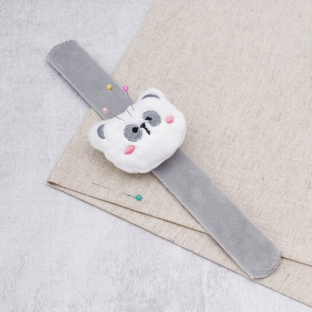 Браслет игольница мишка 24 см