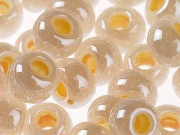 Бисер Preciosa 10/0 (2.3 мм), 50 г, алебастр с блест.покрытием и цв. центром, цв. 37383