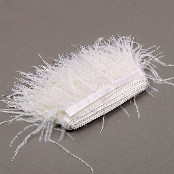 Перья на ленте Страус шир. 8 см, арт.FBY-08-01, цв.белый уп.2м