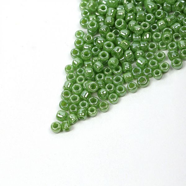 Бисер Magic4Hobby 12/0 (2 мм), 450 г, цв. 124, арт. OL.10/0