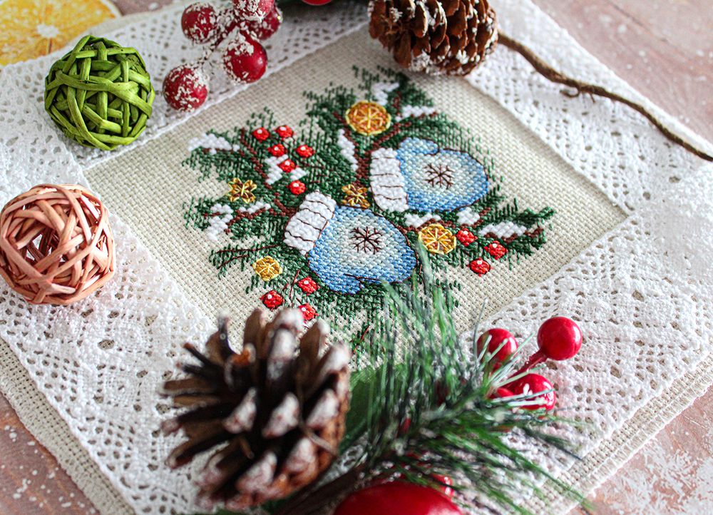 Набор для вышивания нитками МП Студия (Жар-птица), Теплые рукавички 10х11 см