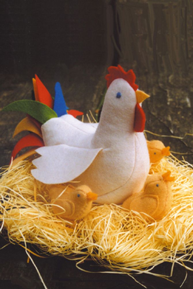 Набор для шитья вальдорфской игрушки &quot;Курица с тремя цыплятами&quot;, De Witte Engel, A26400