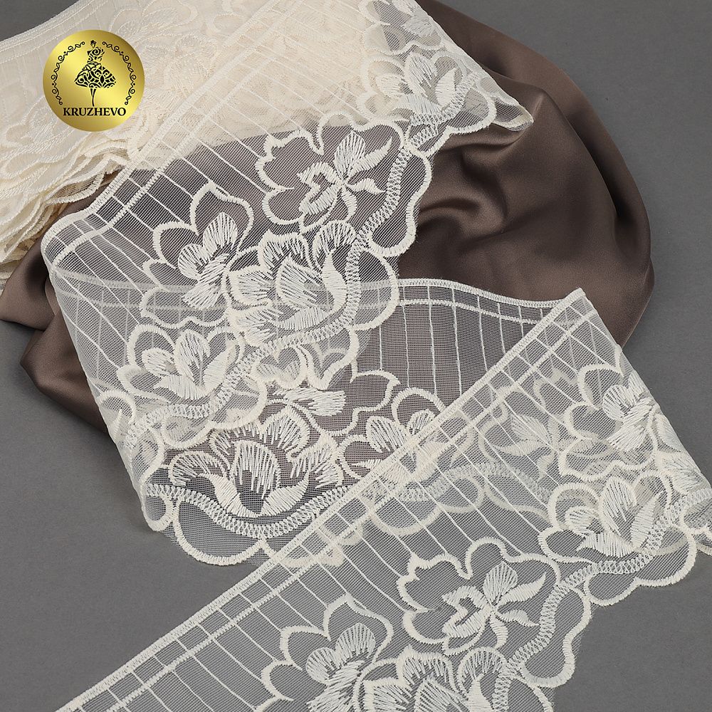 Кружево на сетке широкое 120 мм, 40484, цв.W0115 молочный уп.13.7м, Kruzhevo