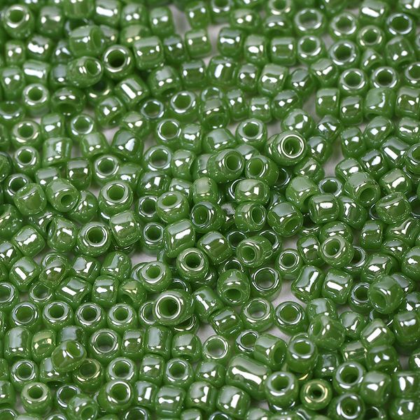 Бисер Magic4Hobby 12/0 (2 мм), 450 г, цв. 124, арт. OL.10/0